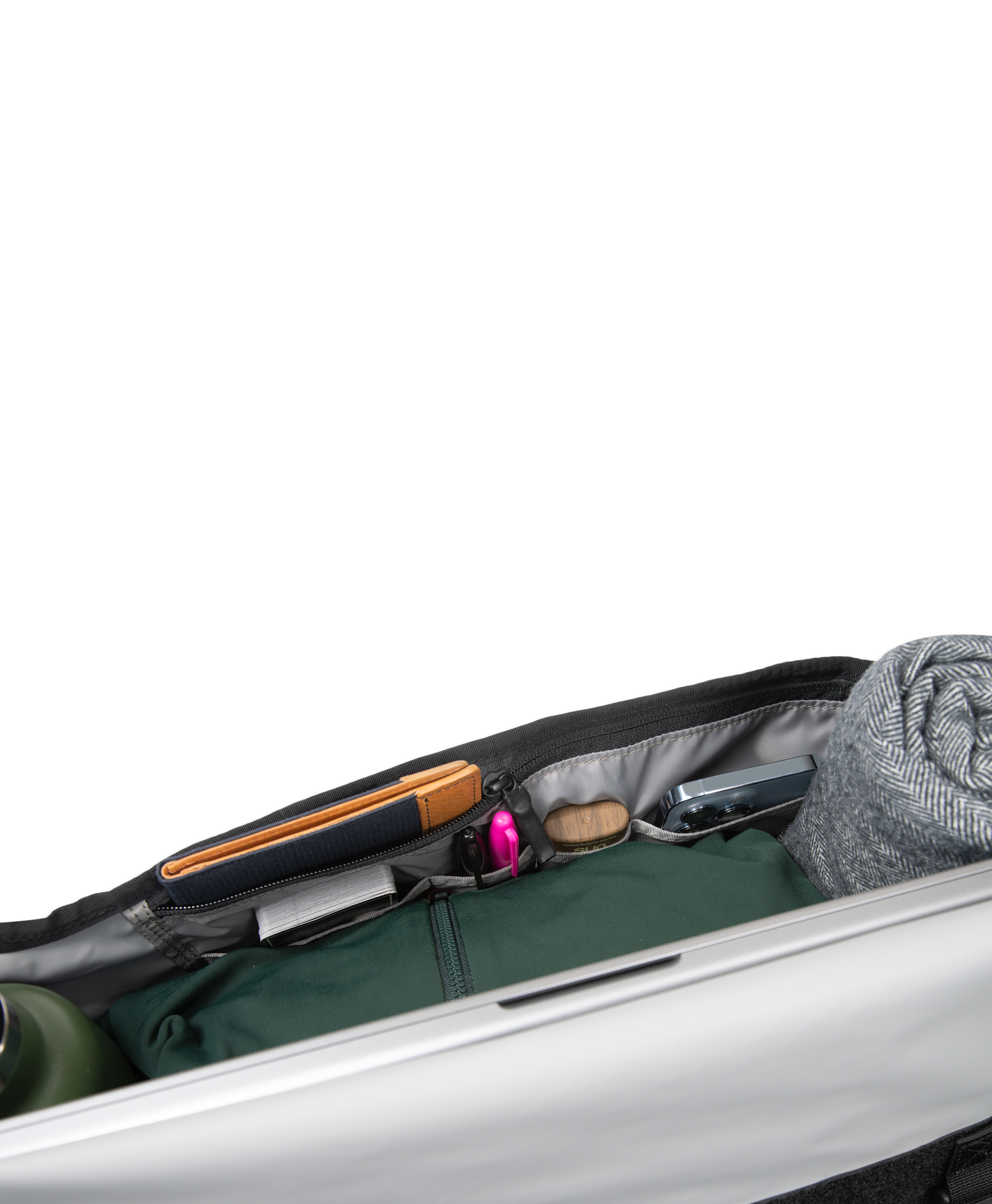 Flight Classic Messenger Bag - Image 24